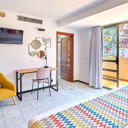 호텔 Torre Del Conde 3*