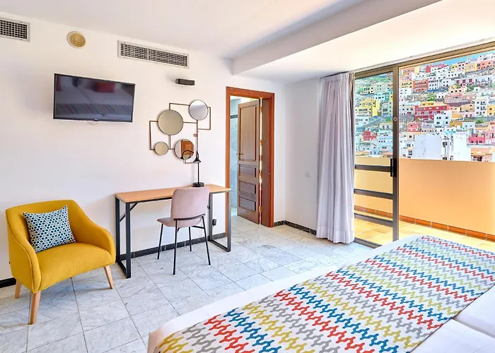 מלון Torre Del Conde 3*