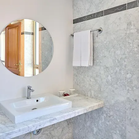 Hotell Torre Del Conde 3*